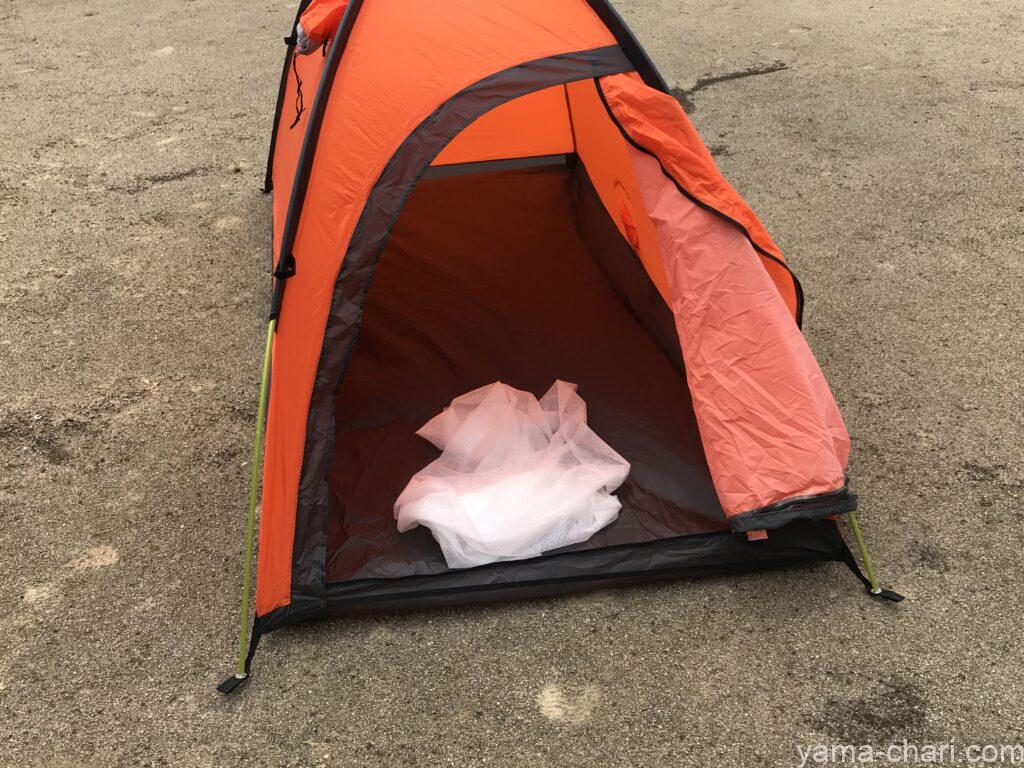 アライテントの自立式ツェルトのライズ1とメッシュ
