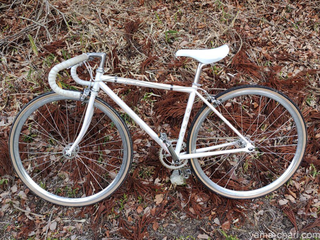 タイヤをパナレーサーのパセラLX28Cに交換したFUJI FEATHER