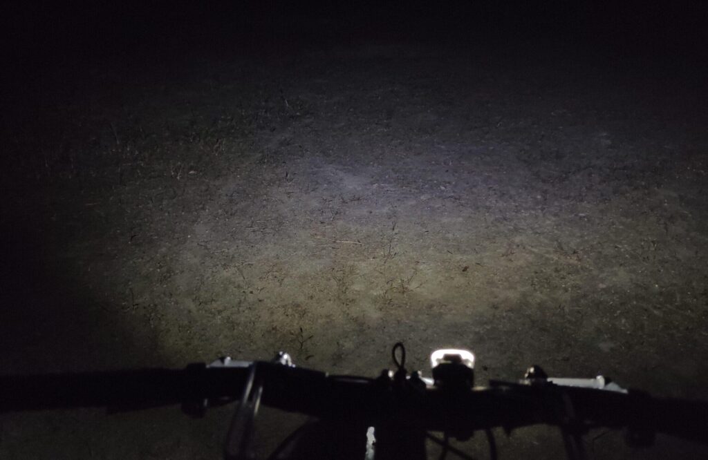 夜道を照らすジェントスのXB-M01R（200ルーメン）